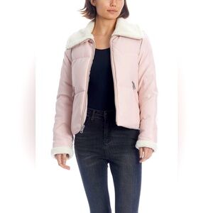 Levi’s Women Vegan Sherpa Quilted Bomber Jacket in Baby Pink | size Small
